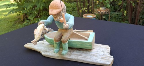 Geschnitzte holz figur - geschnitzte, angler