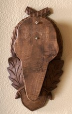 Schönes  geschnitztes